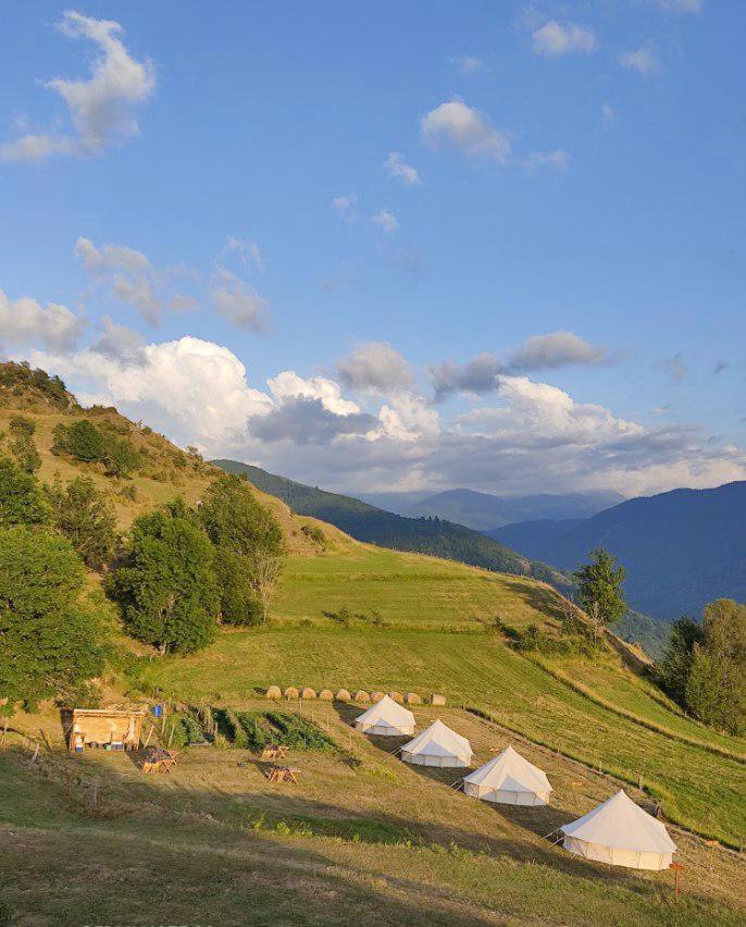 Готель Lodg'Ing Secret Camp Ariege Lordat Екстер'єр фото